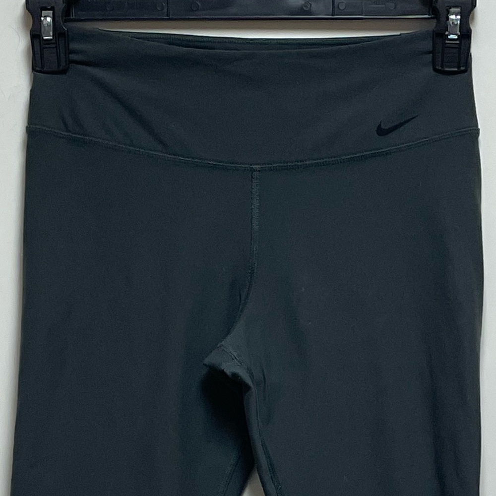 Nike Dri Fit Womens Small 19” Charcoal Gray Athletic Running Cropped Leggings - Picture 1 of 7